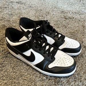 Nike Panda dunks low size 12.5